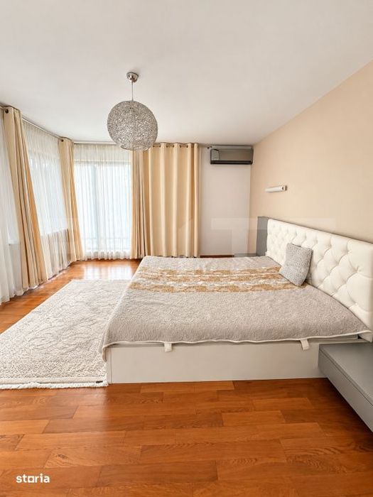 Apartament 3 camere, 116 mp, curte si parcare