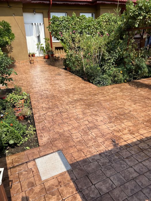 Beton Amprentat – Estetic și Durabil pentru Spațiul Tău Exterior!