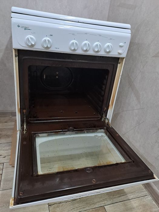 Продам газ плиту гифест