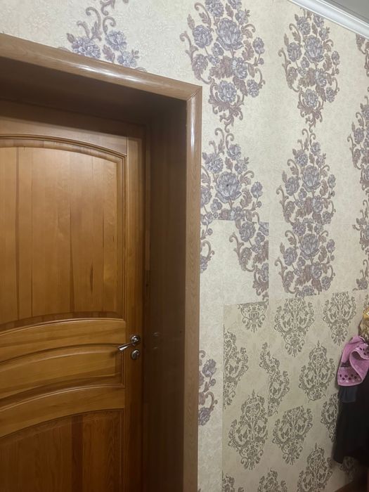 Двери из дерева.