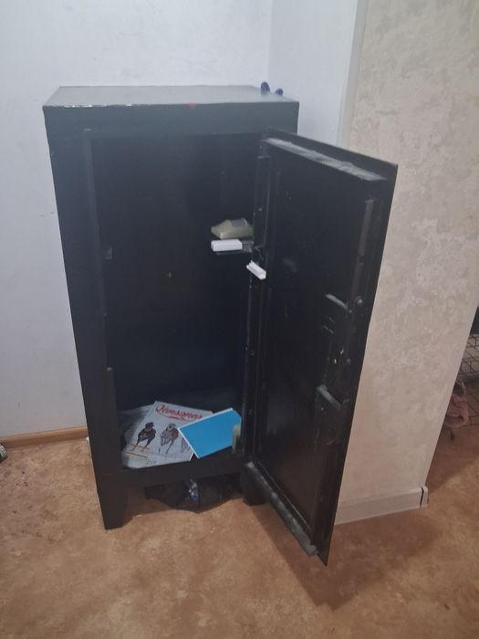 Продам сейф, в отличном состоянии