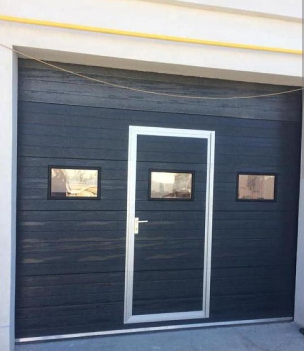 Usa secționala/ usa de garaj/ usa pietonala/ usi tip rulou