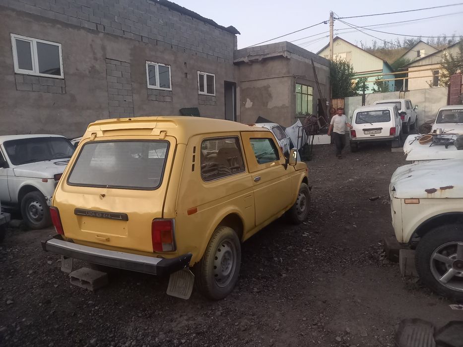 Нива хорошем состаяние полном хаду корбуратор с гуром