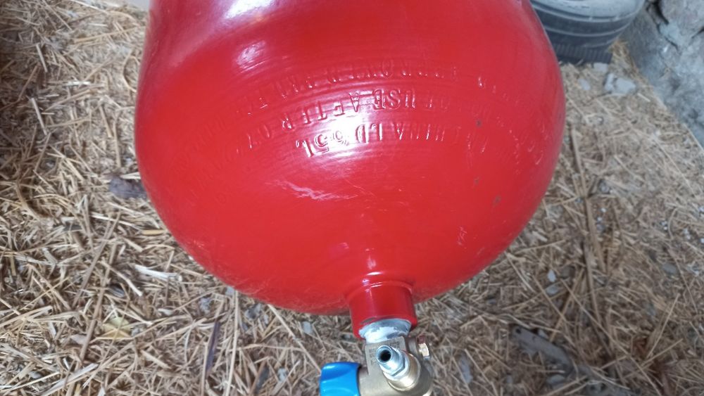 Metan 65 lik 2022-08 gaz balon uzi sotiladi holati yangiday kup ishla