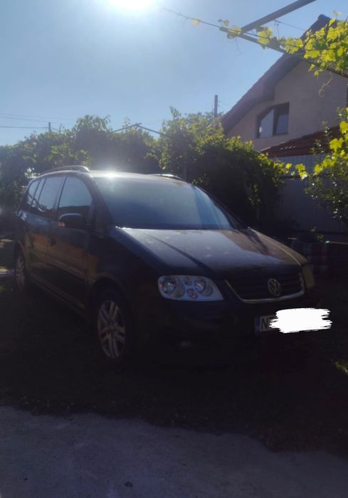 Vând Volkswagen Touran