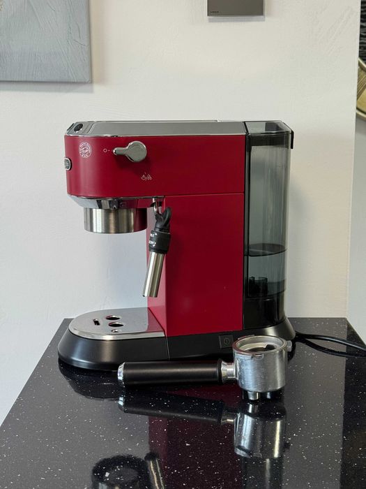 Espressor DeLonghi Dedica Style Red + accesorii barista