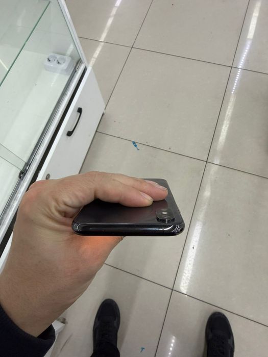 Срочно iPhone продам XS память 256