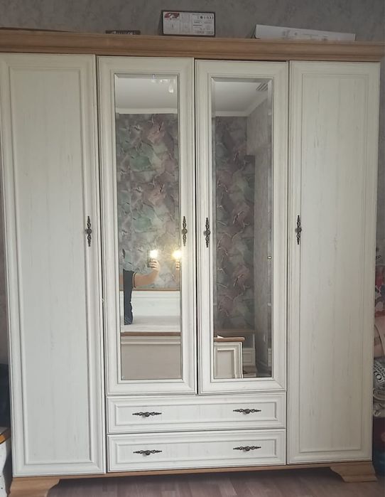 Спальный гарнитур