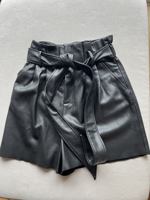 Кожени панталонки ZARA