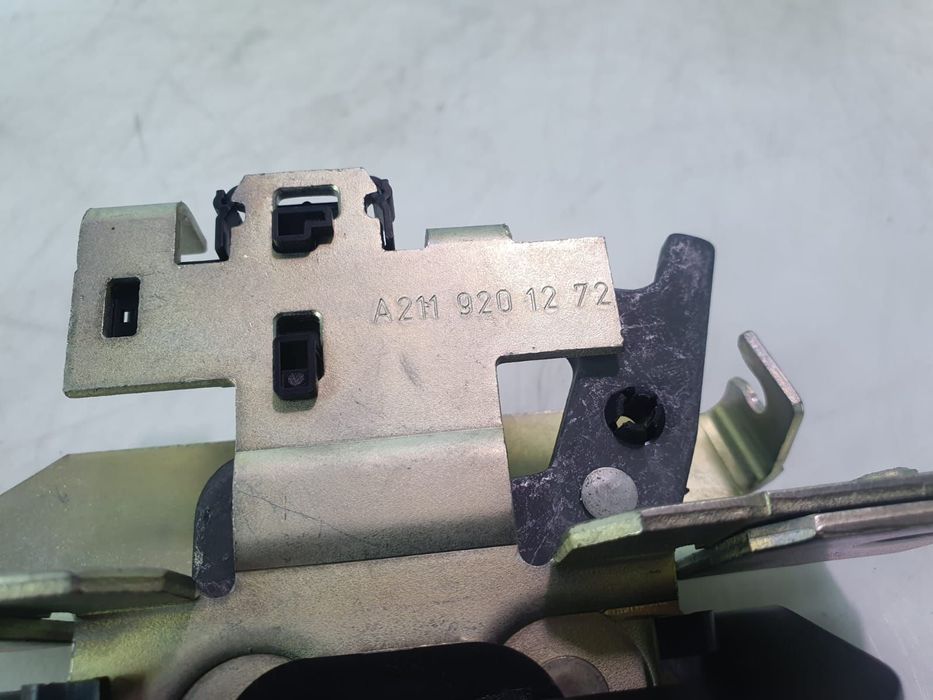 Broasca incuietoare bancheta A2119201272 Mercedes-Benz E-Class W211 [