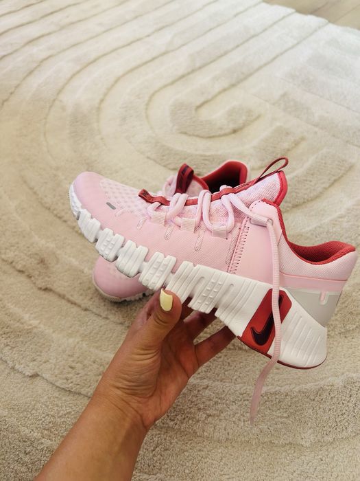 Розови Маратонки Nike Metcon