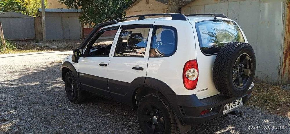 Нива Chevrolet Niva 2015г. пробег 68 000