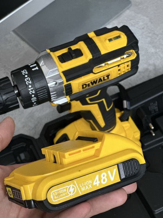 Продам шуруповерт Dewalt
