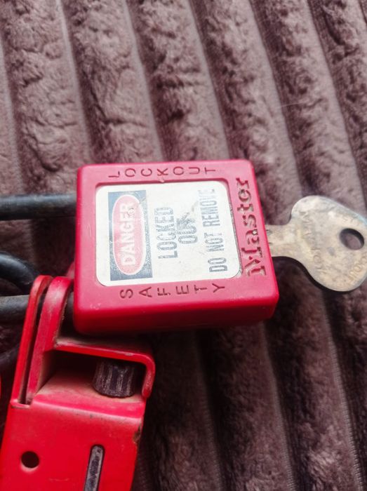 Продам комплект замков