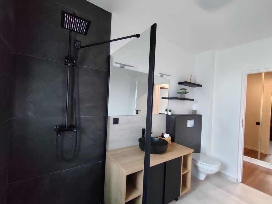 De inchiriat  apartament  cu 2 camere, parcare, full dotat