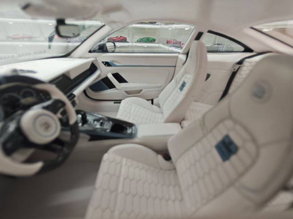 Porsche Brabus Rocket 900R
VIP 1:18 (Limited Edition 66)
цена