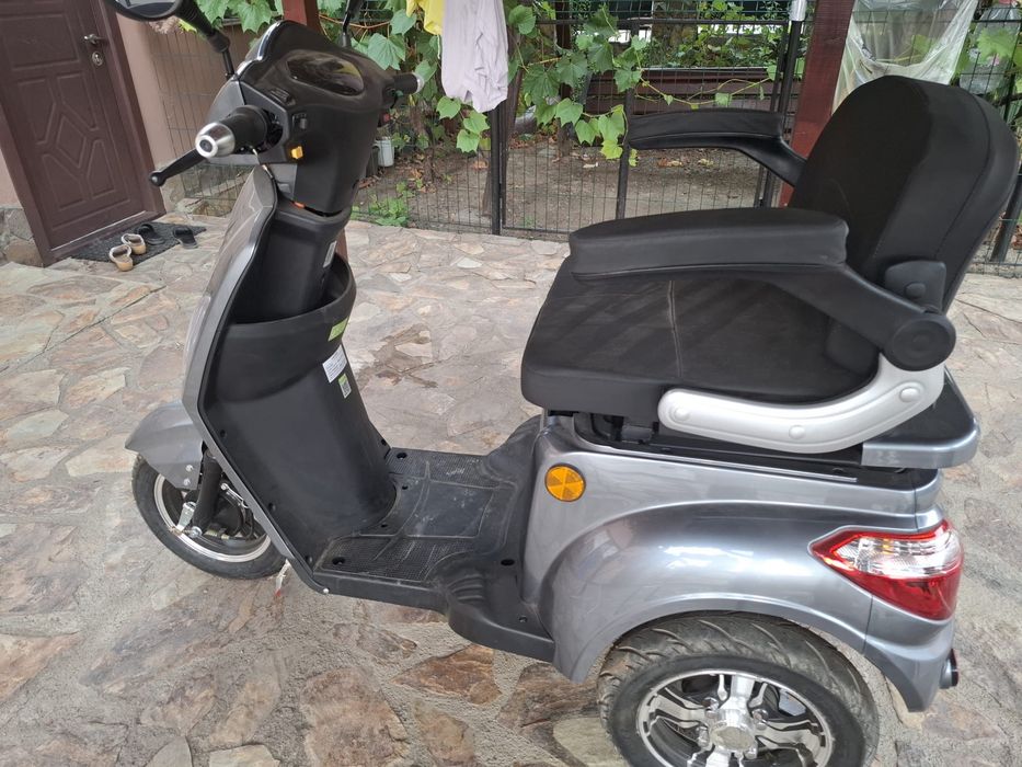 Triciclu electric model VM4 NOU