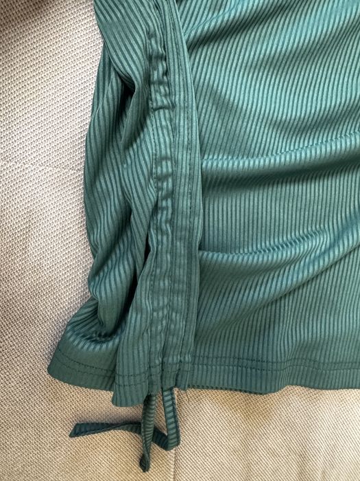 Дамска рокля с къс ръкав