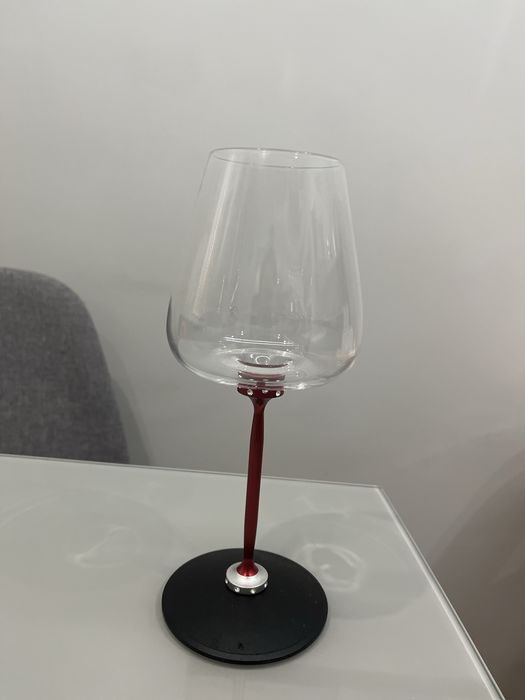 Луксозна чаша за вино