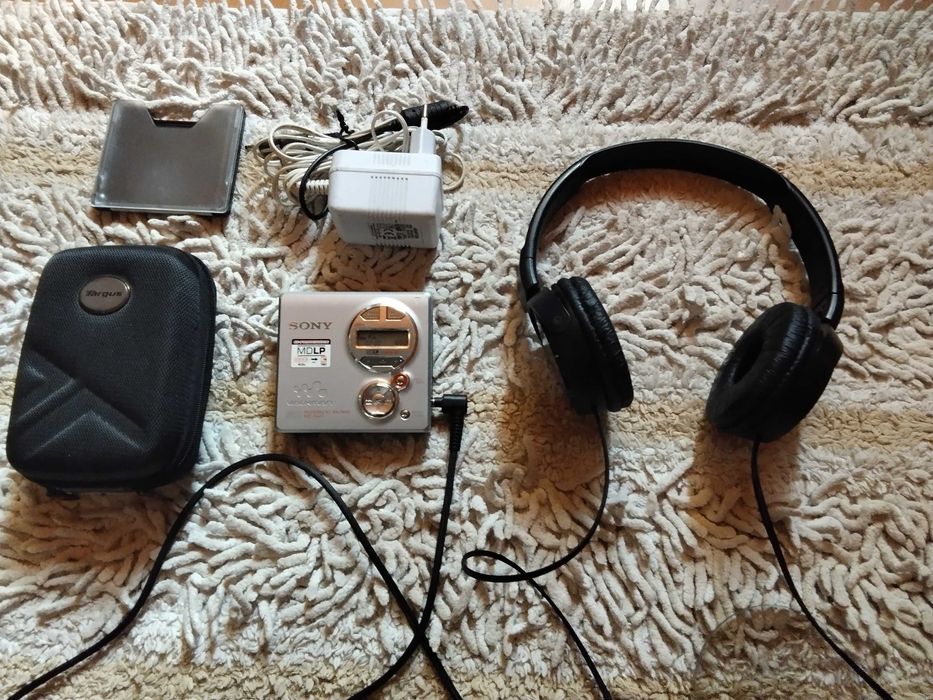 страхотен мини диск плеър записващ Сони-нов внос от Дания