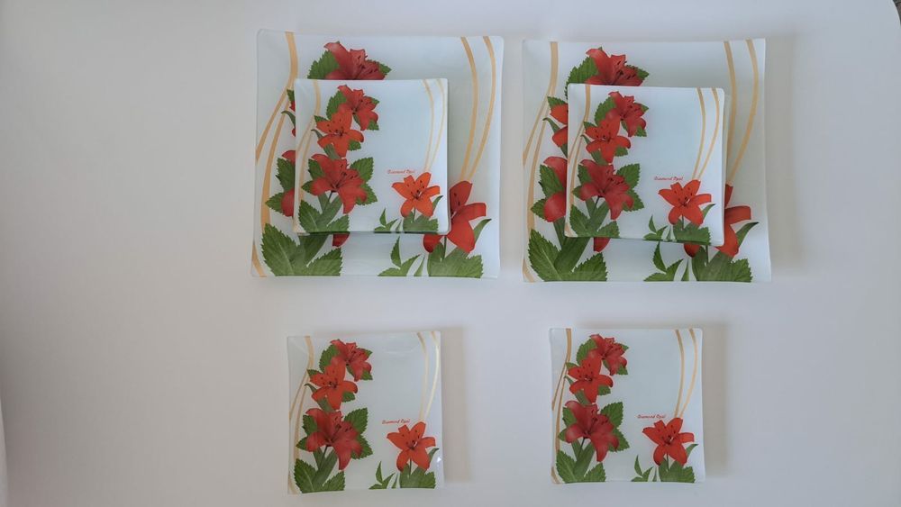 Продам набор тарелок