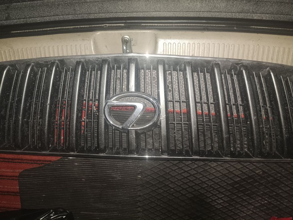 Продам решетку радиатора Лексус рх 300.