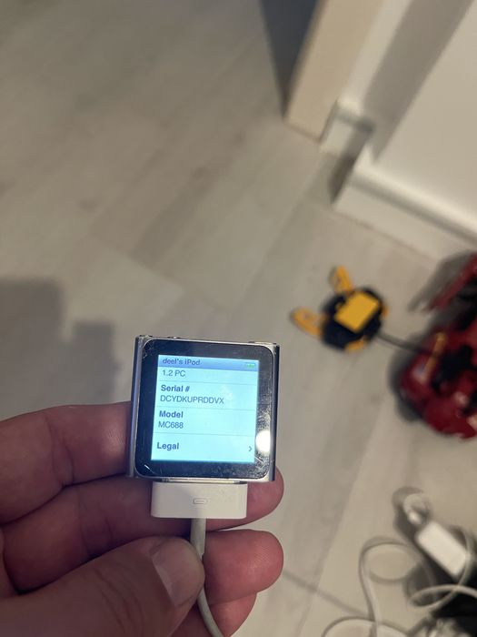 Apple iPod nano fat (3rd Generation) 4Gb model MA978 / MB245