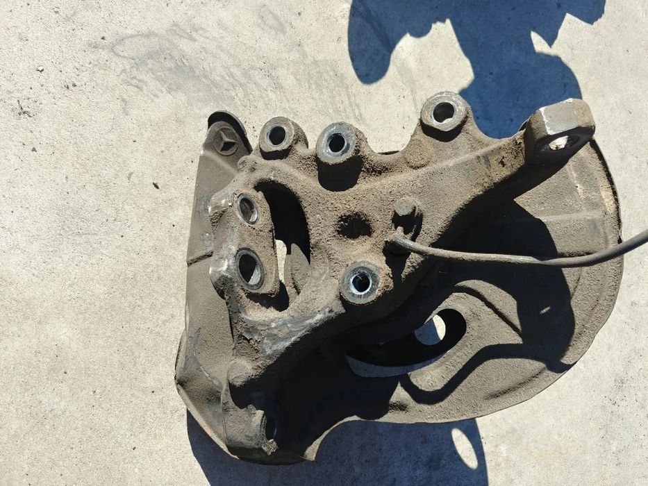 fuzeta stanga fata mercedes c-class w203