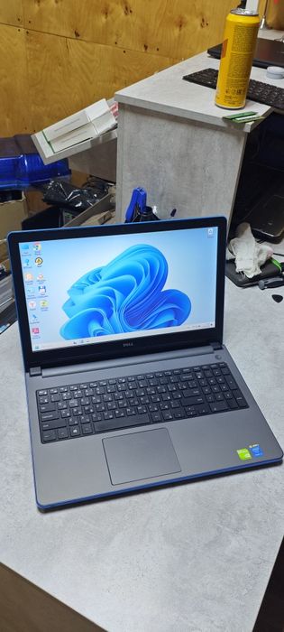 Ноутбук i3/8gb/ssd/2 видеокарты