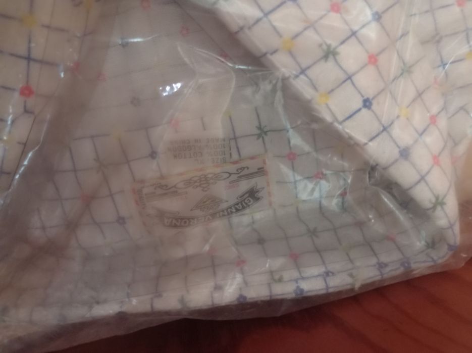 Обувки и ризи нови