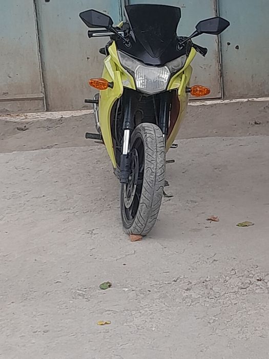 Honda 250 kub sotiladi