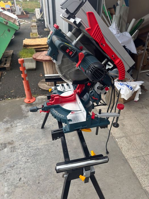 Комбиниран циркуляр Bosch GTM 12 JL Professional с гаранция + маса