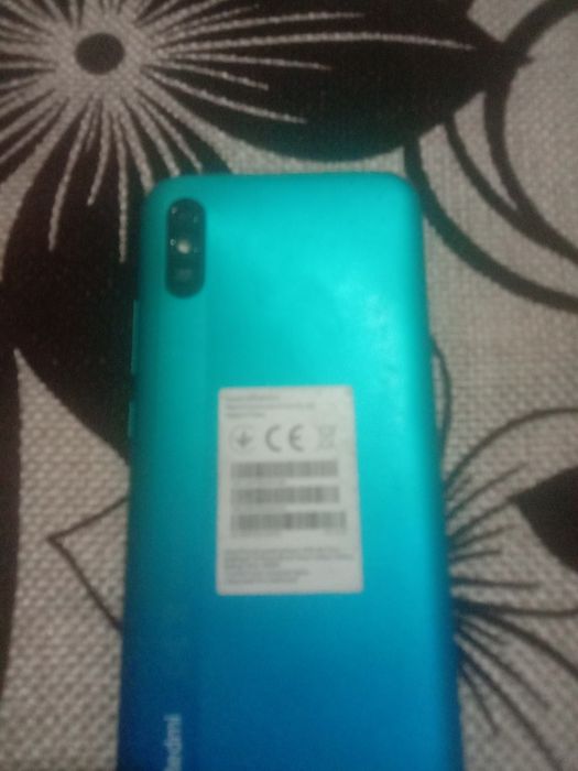 Продам телефон срочно. Все работает.