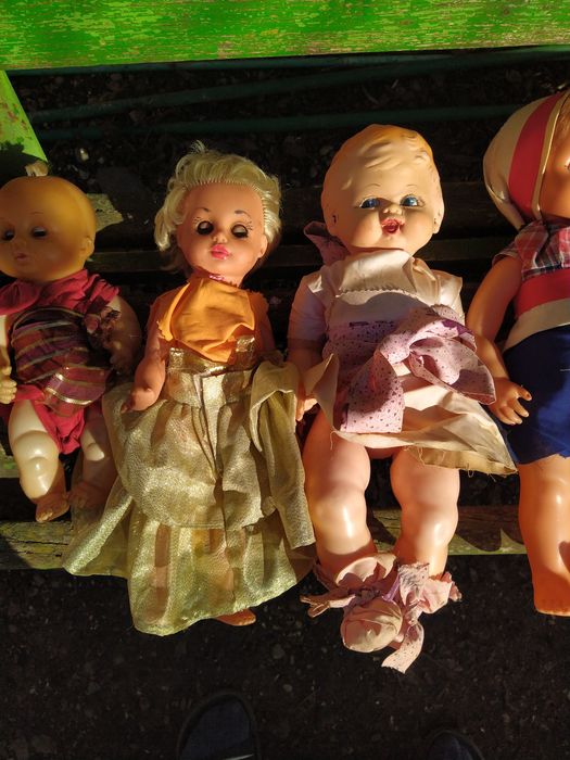 Стари детски кукли и стара детска количка за кукли