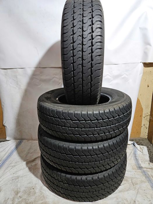 4бр 215/70/15С DUNLOP 9мм грайфер дот:22г Предлагаме монтаж++