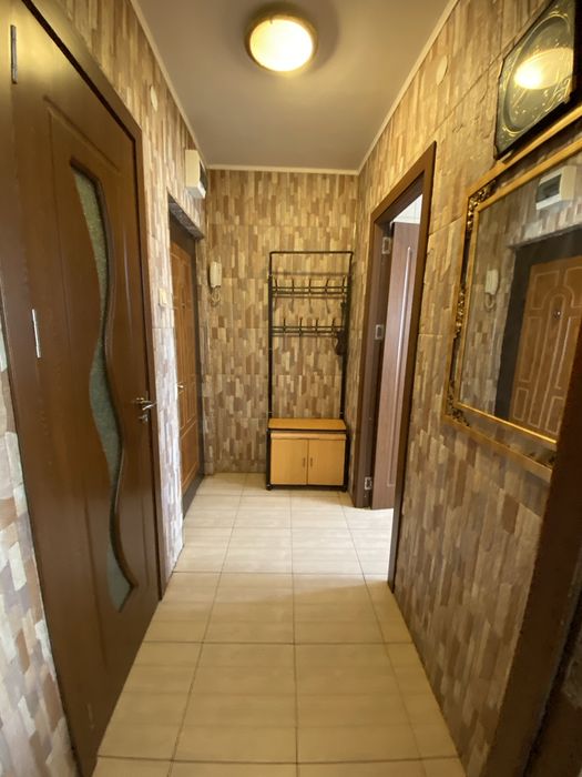 Închiriez apartament