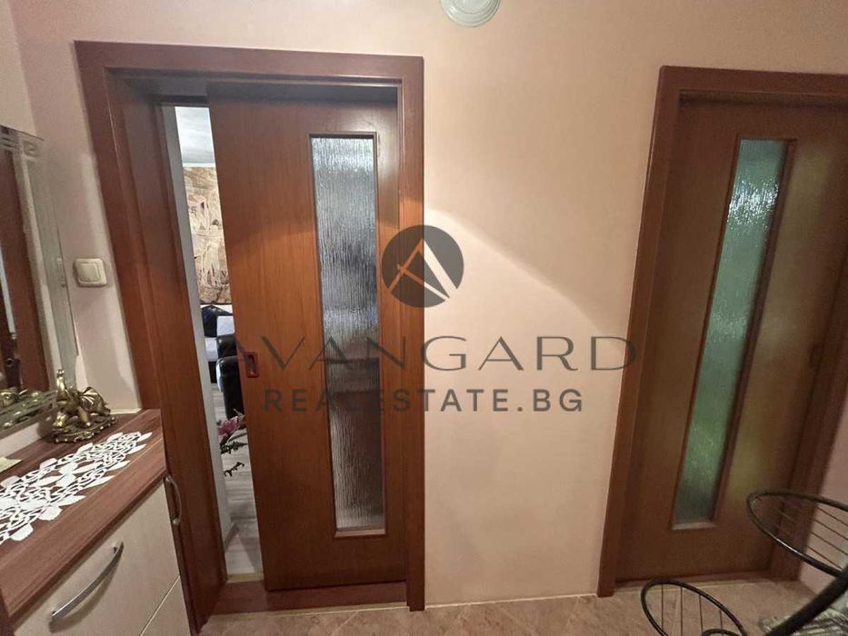 Продава се Двустаен апартамент в Пловдив, Център - 68 кв.м за 2010 €/кв.м - Снимка #8