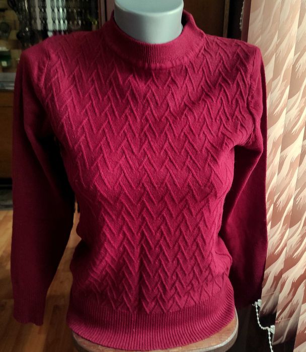 Фино мохерно поло и много зимни блузи по 5 € една.