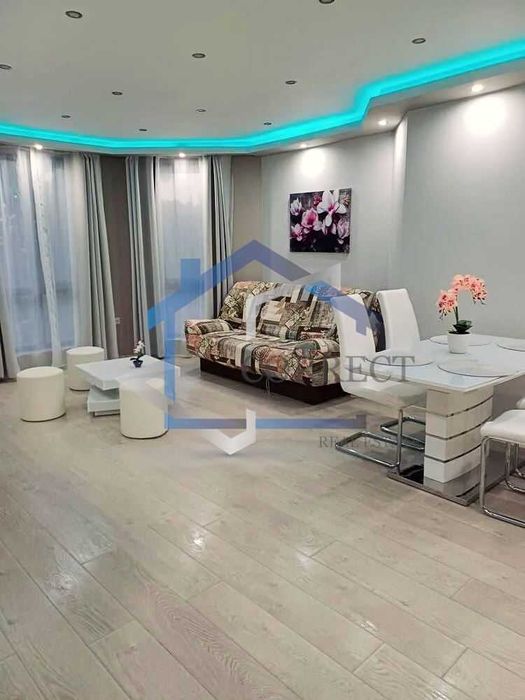 Дава се под наем Двустаен апартамент в Варна, Възраждане 3 - 75 кв.м за 561 € - Снимка #4