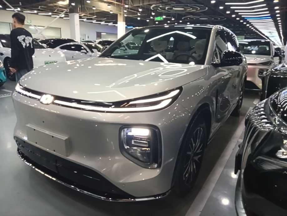 CHANGAN NEVO Q07 215 Prestige Edition