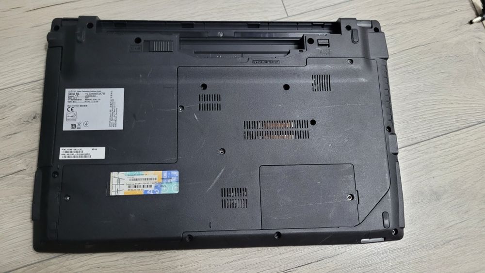 Laptop Fujitsu Lifebook A544 i5 4200M 2.5 GHz / 8 GB DDR3 / 500 GB HDD