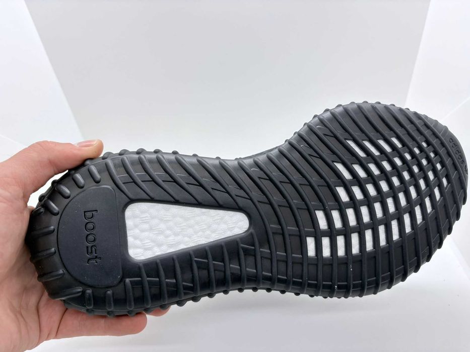 Yeezy Boost 350 V2 Onyx Sneakers