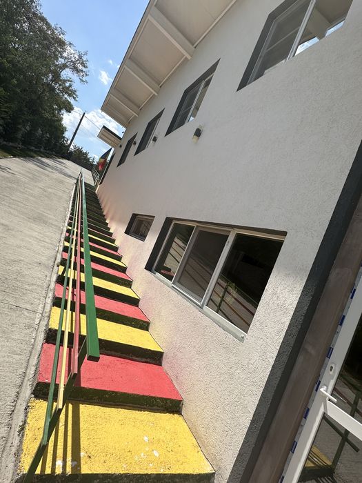 Vand spatiu comercial sau casa Barsanu 5A