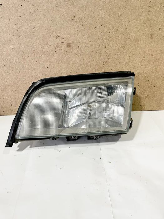 Фара на Мерседес W202 дорест