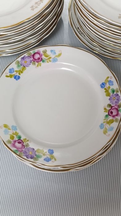 Тарелки форфоровые