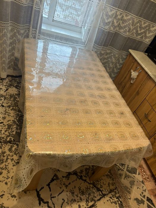 Продам деревянный стол