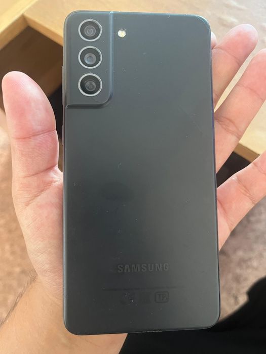 Samsung S21 FE продаю