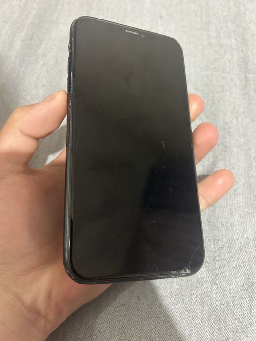 Продавам iPhone XR 128gb