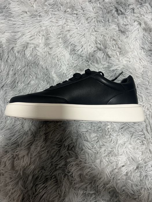 Sneakers GUESS bărbați – mărimea 44, noi – negru cu talpă albă