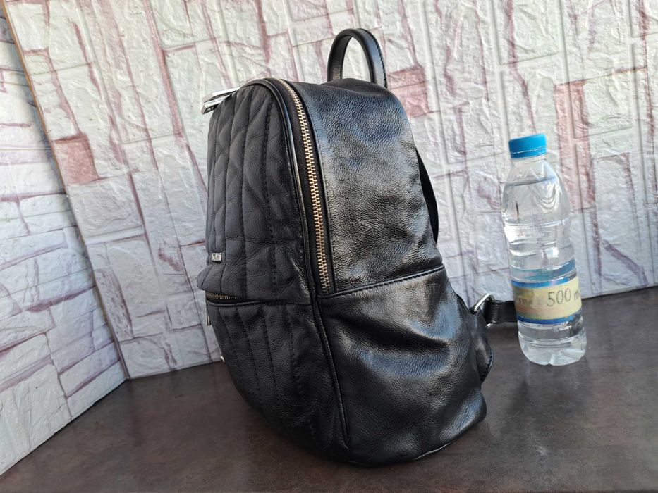 дамска раница,UGGARI  черна кожена чанта-естествена кожа